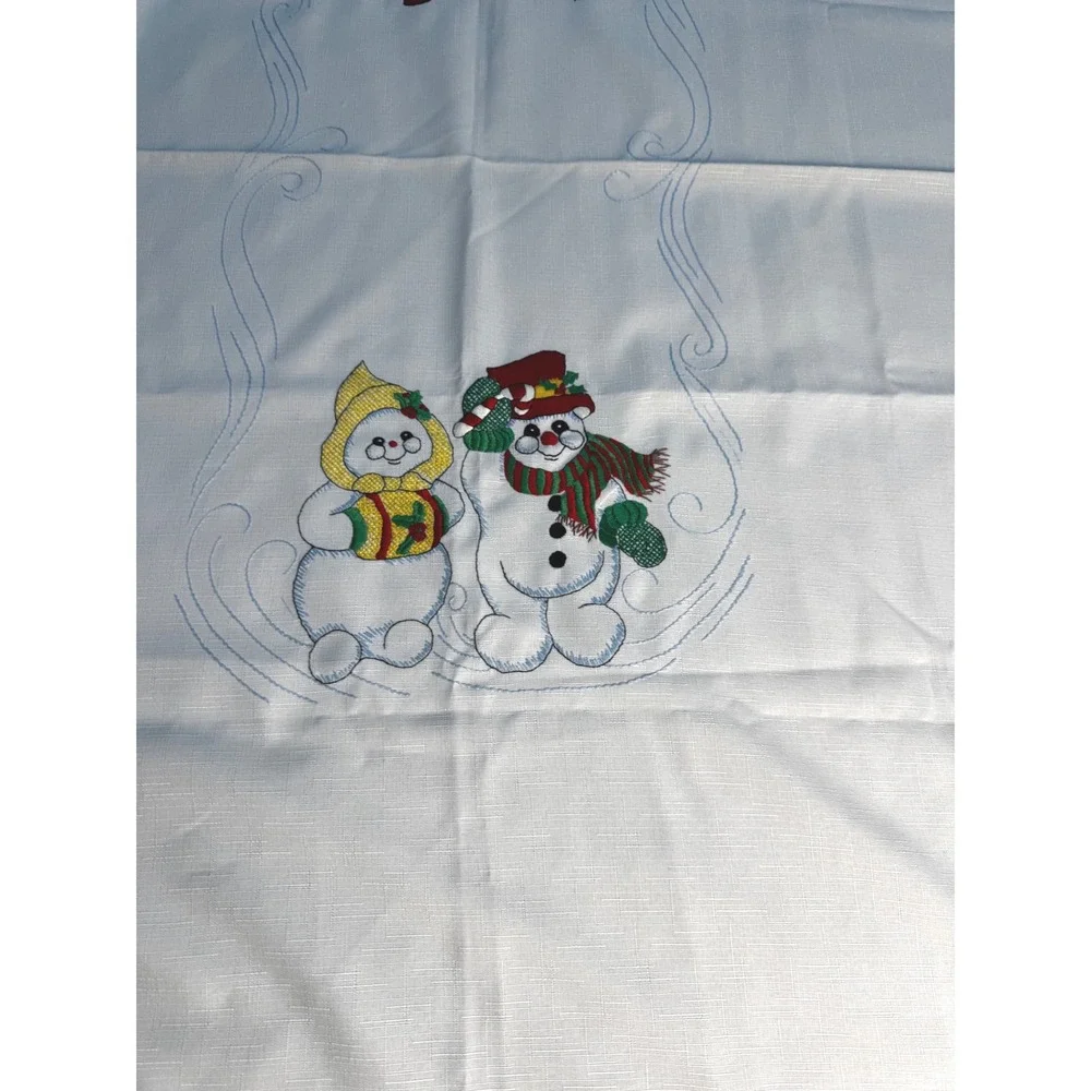 Unbranded Tablecloth Unisex 48x72 White Excellent Embroidered‎ Snowman Winter